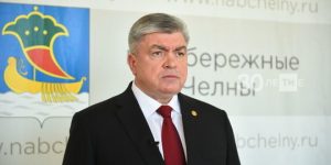 Наил Мәһдиев Чаллыда яшәүчеләрне урамда элеккечә битлек киеп йөрергә өндәде