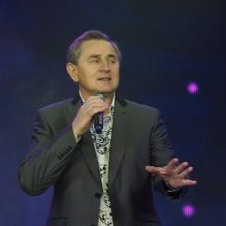 Зөфәр Хәйретдинов: Тутырып акча алам дип уйларга кирәкми
