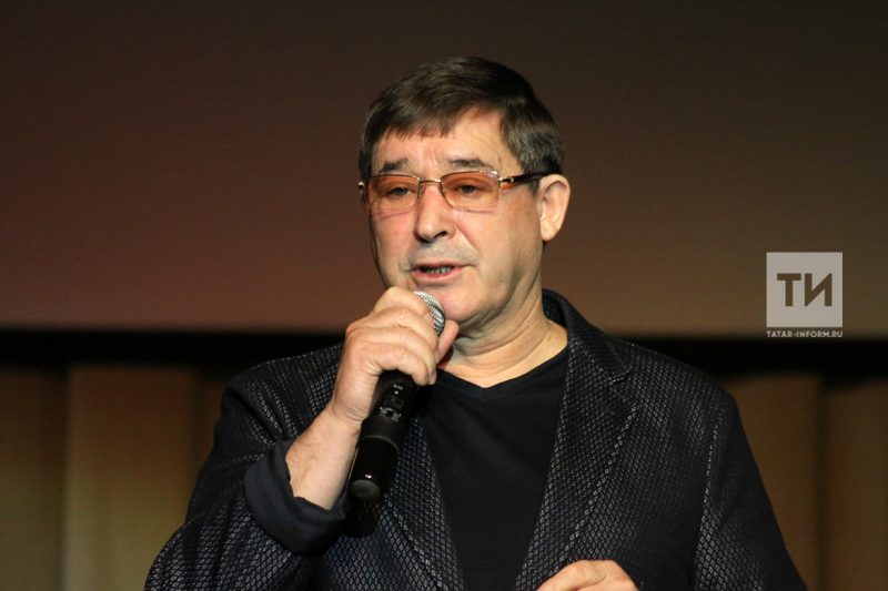 Салават Фәтхетдинов сәхнәдәш дуслары белән Филармония бакчасында хәйрия концертлары уздыра