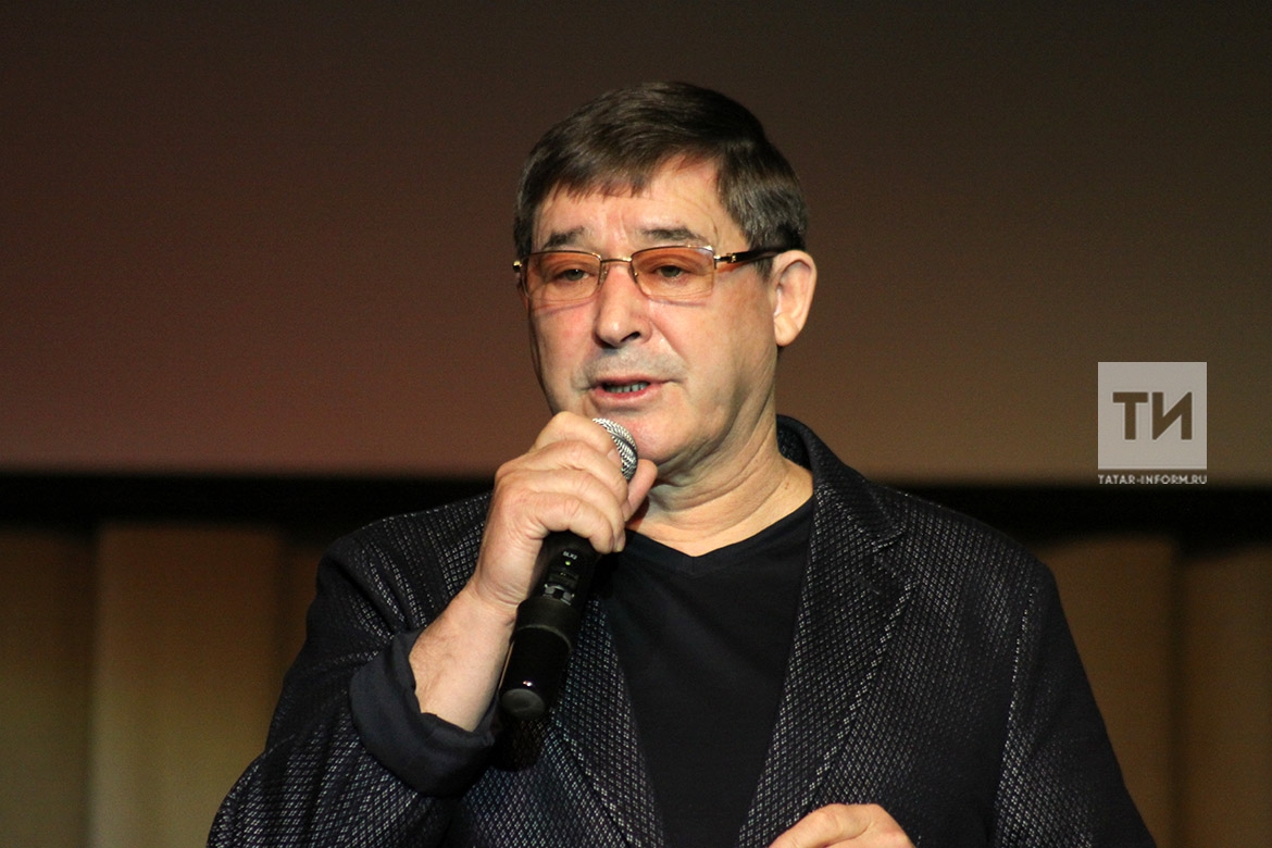 Салават Фәтхетдинов сәхнәдәш дуслары белән Филармония бакчасында хәйрия концертлары уздыра