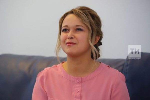 Алсу Фазлыева гаиләсенең квартплатасын күршеләре түли