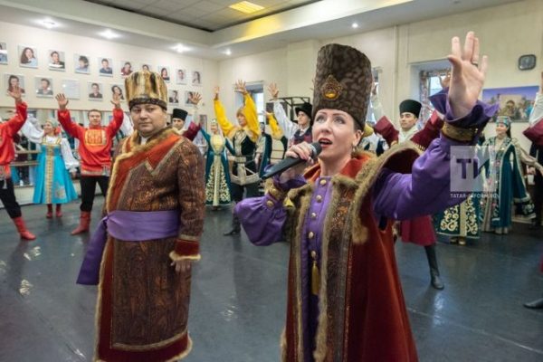 Җыр һәм бию ансамбле яңа программасын легендар артистларына багышлый