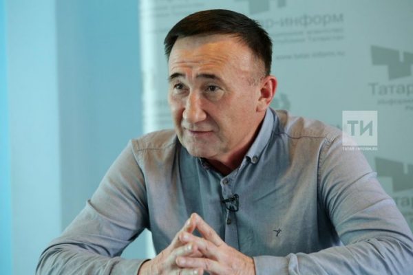 Ринат Рахматуллин: “Ике ел төрмәдә утырдым, шуның өчен атказанган артист исеме бирмиләр”