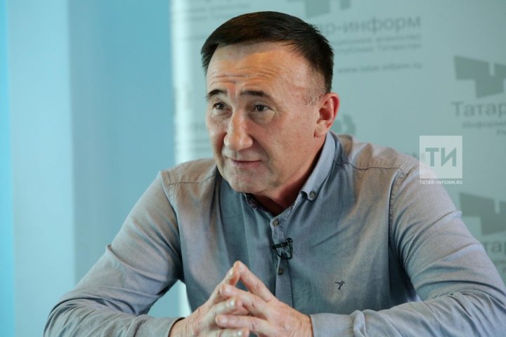 Ринат Рахматуллин: “Ике ел төрмәдә утырдым, шуның өчен атказанган артист исеме бирмиләр”