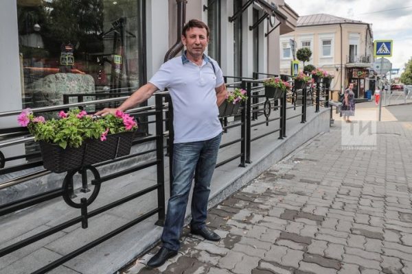 Нәфкать Нигъмәтуллин: “Җырлап акча эшләмим, җырлау өчен акча эшлим”