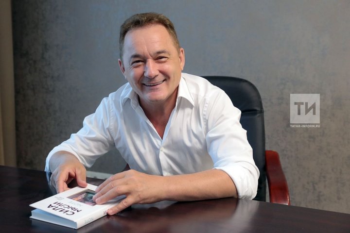 Габделфәт Сафин: "Гримеркалардагы сүгенүләрне күралмыйм, анда я гайбәт, я кирәкмәгән сөйләшүләр, я көнләшү"