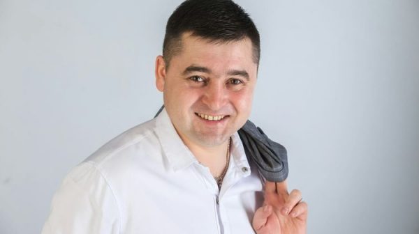 Җырчы Ринас Әхмәтов: «Балаларны ташламадым, хатынны алыштырдым»